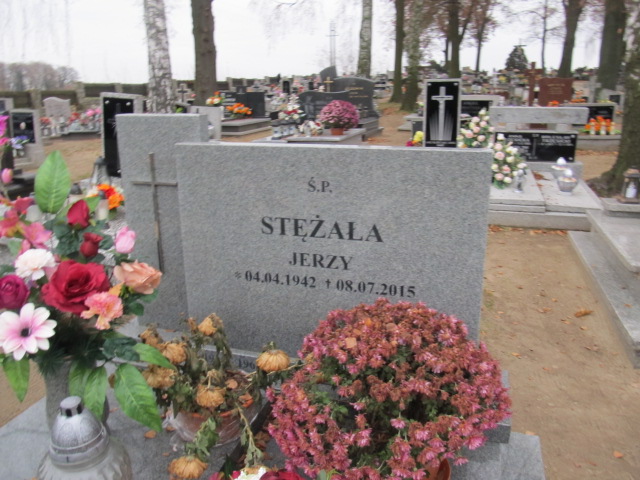 Jerzy Stężała 1942 Trzcinica - Grobonet - Wyszukiwarka osób pochowanych
