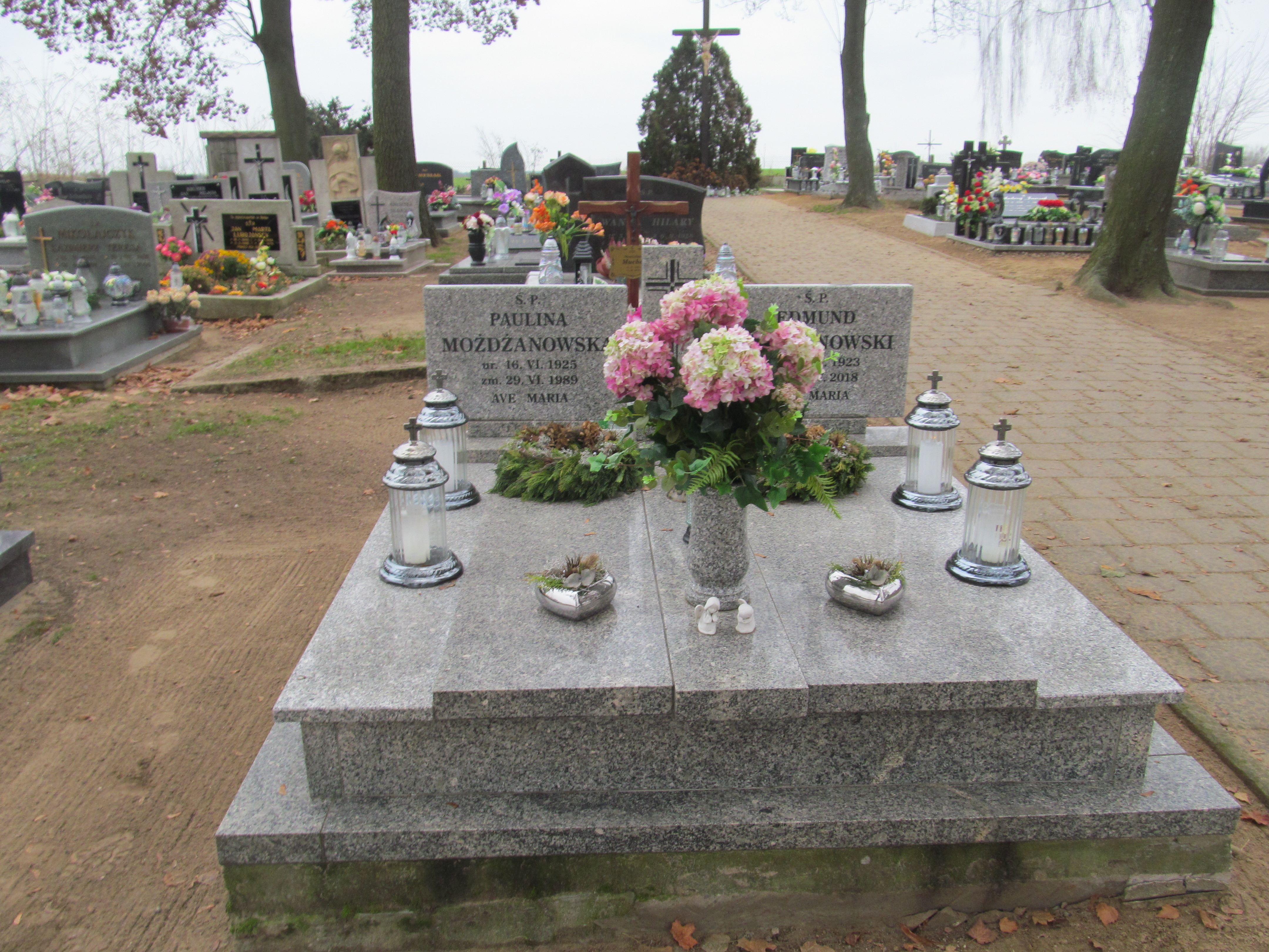 Grób Edmund Możdżanowski